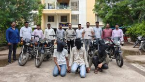 मोटार सायकल चोरणारी टोळी जेरबंद,लोणी काळभोरसह  सहा पोलीस स्टेशनचे  गुन्हे उघड